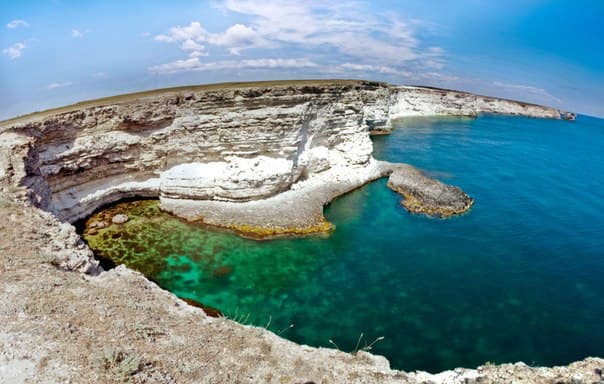 «Дикие» туры в Крыму: отдых с палатками под присмотром инструктора