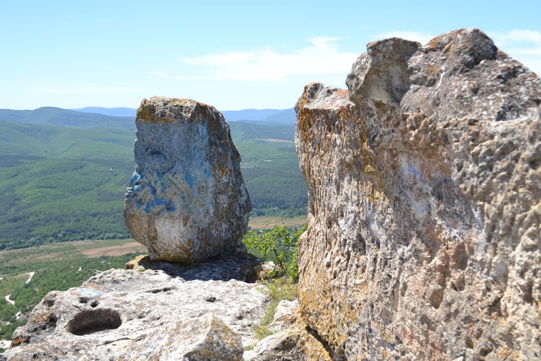 Экскурсия в пещерный город Крыма Тепе Кермен в Бахчисарае