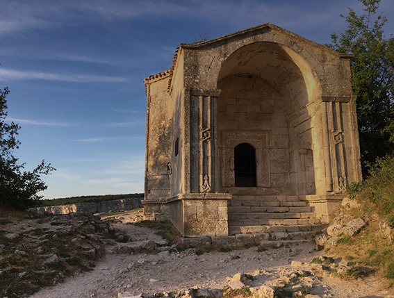 Тур в пещерный город Чуфут-Кале